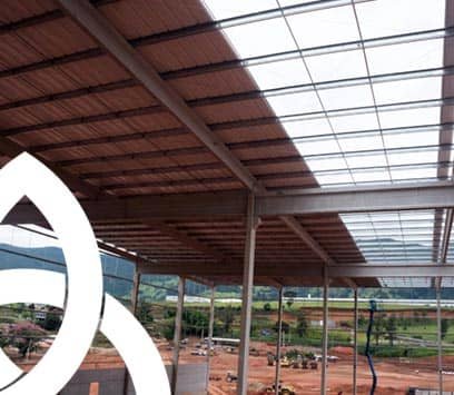 Obra com telhas Visaço